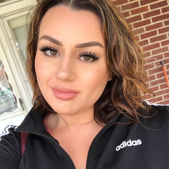 Meet your Posher, Kaitlyn - Picture 5 of 6